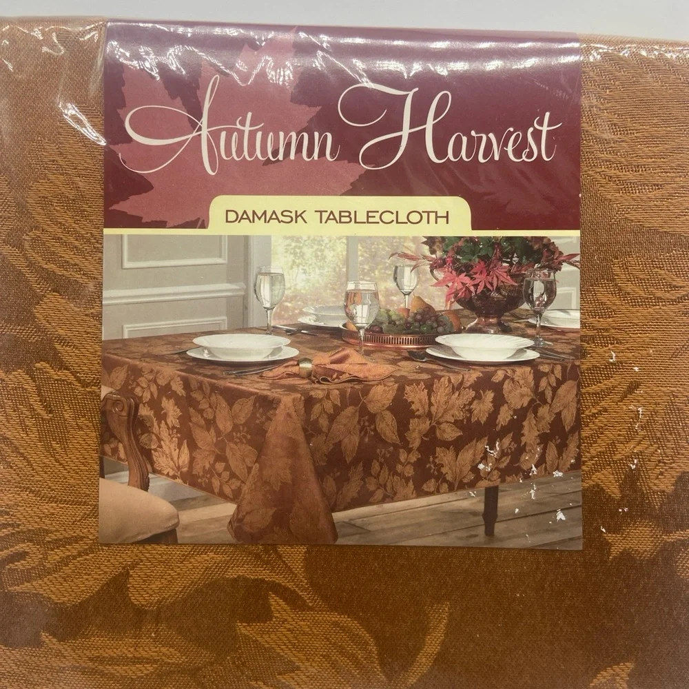 Autumn‎ Harvest Damask Tablecloth Round 70'' Seats 4-6